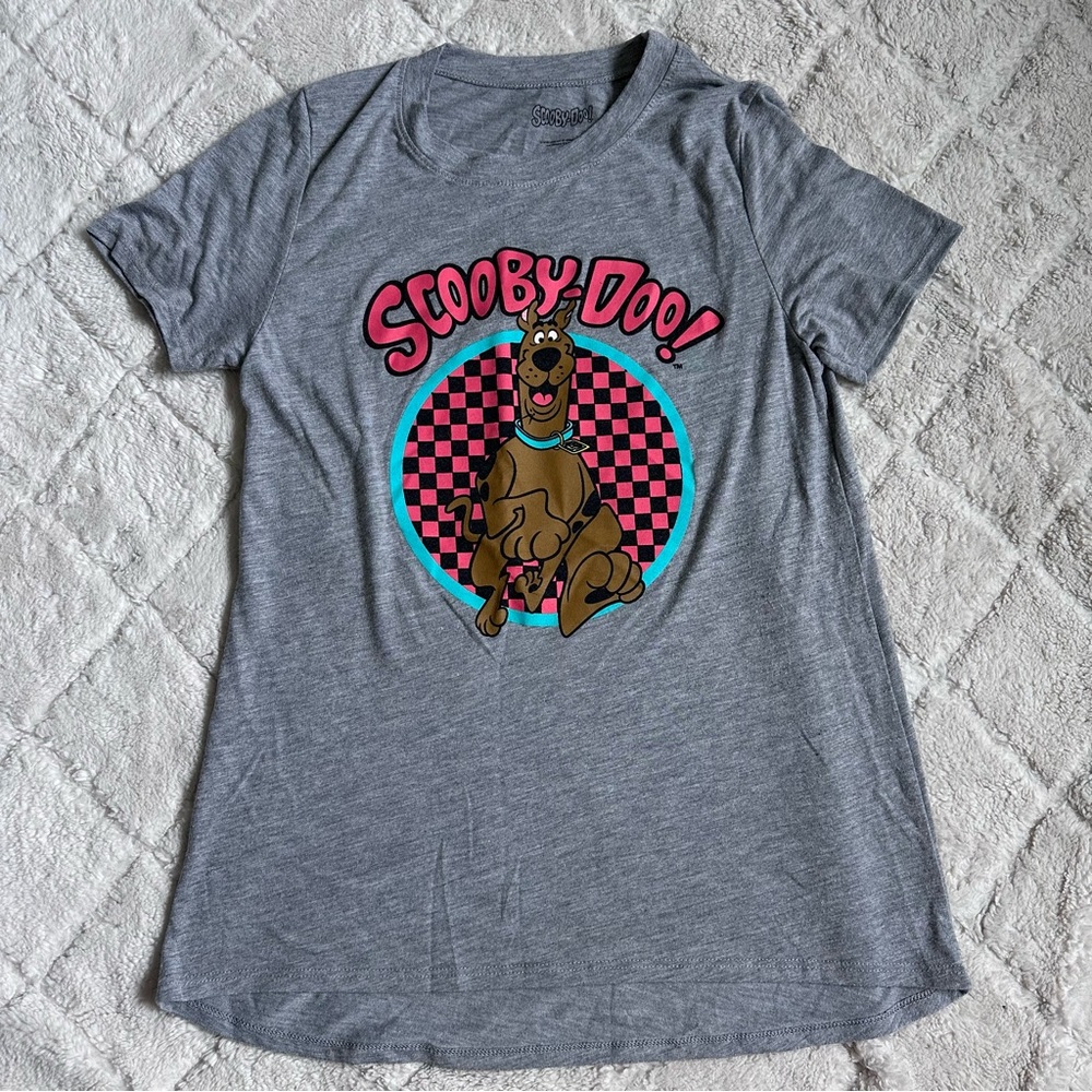 Scooby Doo | Gray and Red Classic Scooby Doo Logo Tee | Size Small